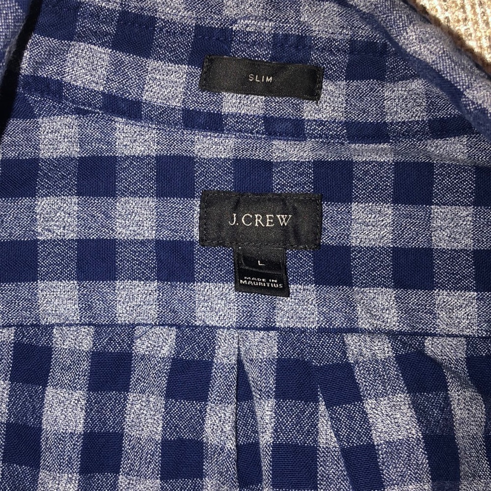 Button down - Picture 2 of 2
